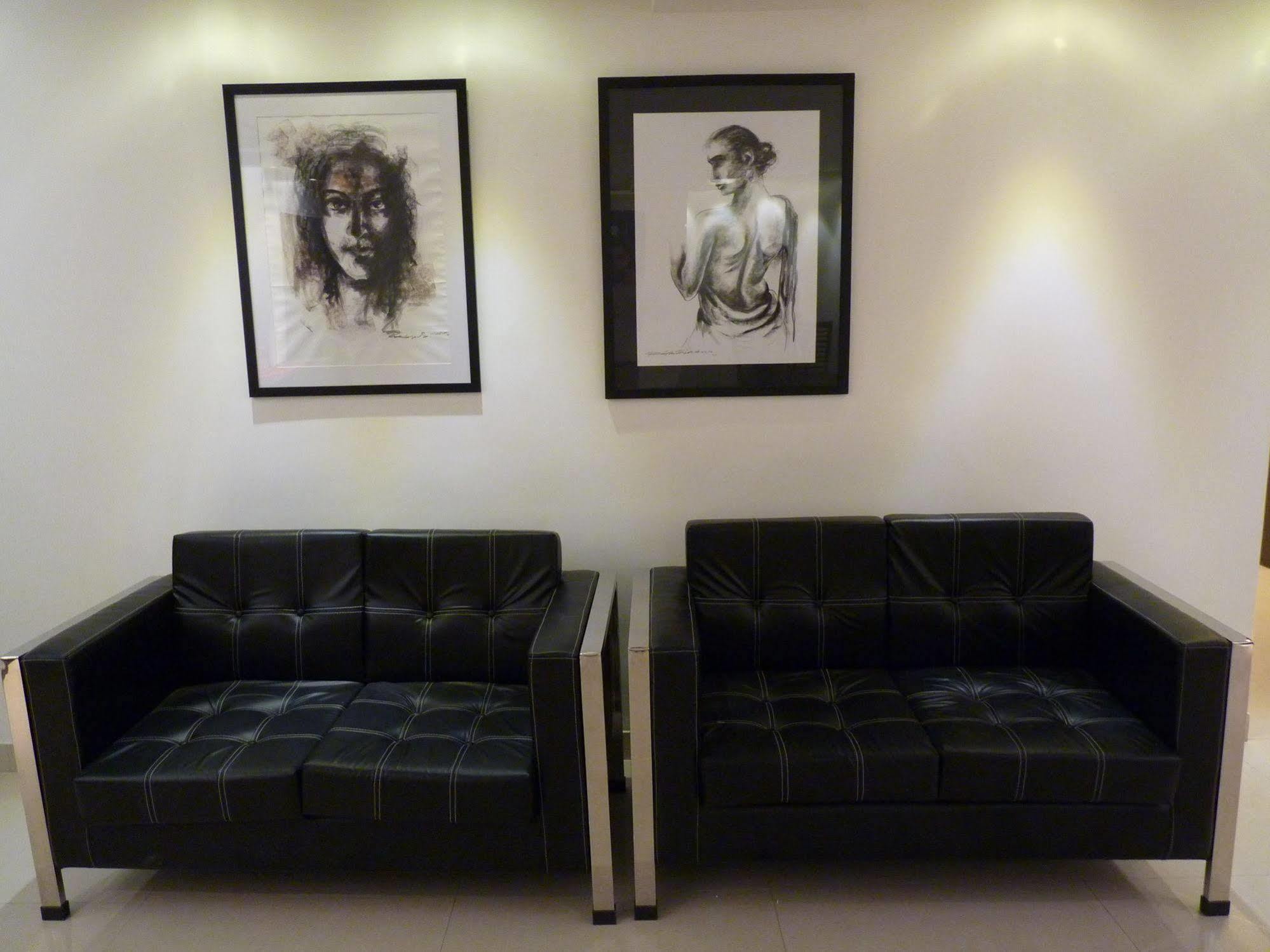 Treebo Trend Hotel Relax Inn โกลกาตา ภายนอก รูปภาพ