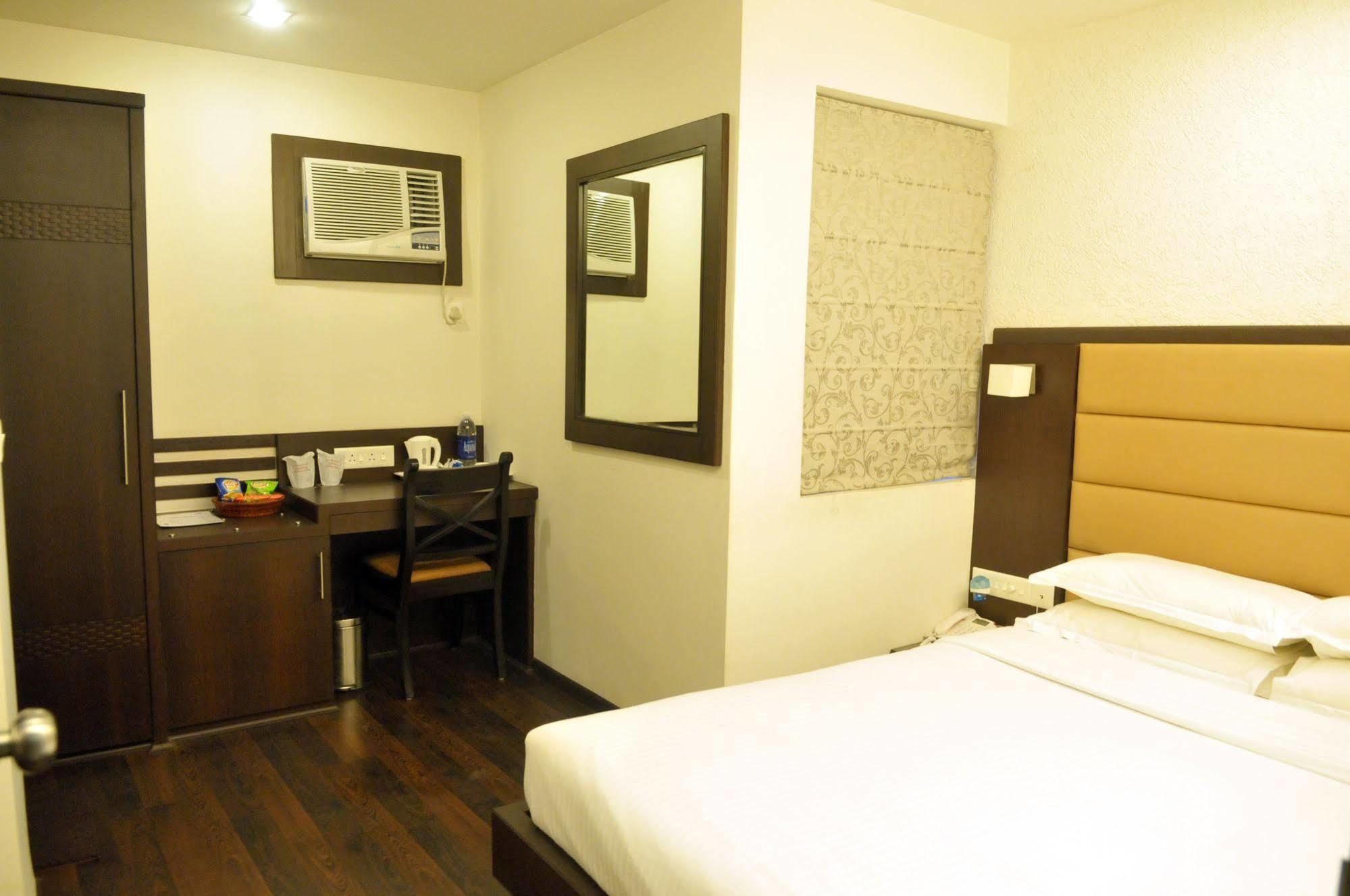 Treebo Trend Hotel Relax Inn โกลกาตา ภายนอก รูปภาพ